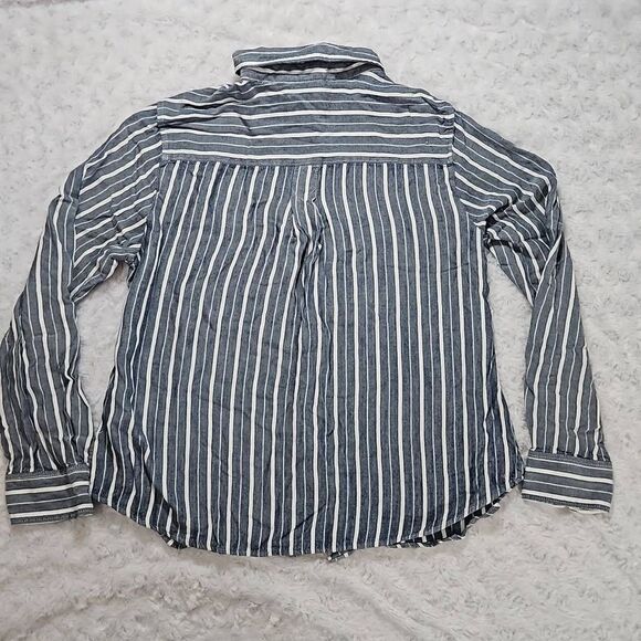 Nautial Style Blue and White Striped Classic Fit Womens Medium Button Down Banan - Picture 6 of 6